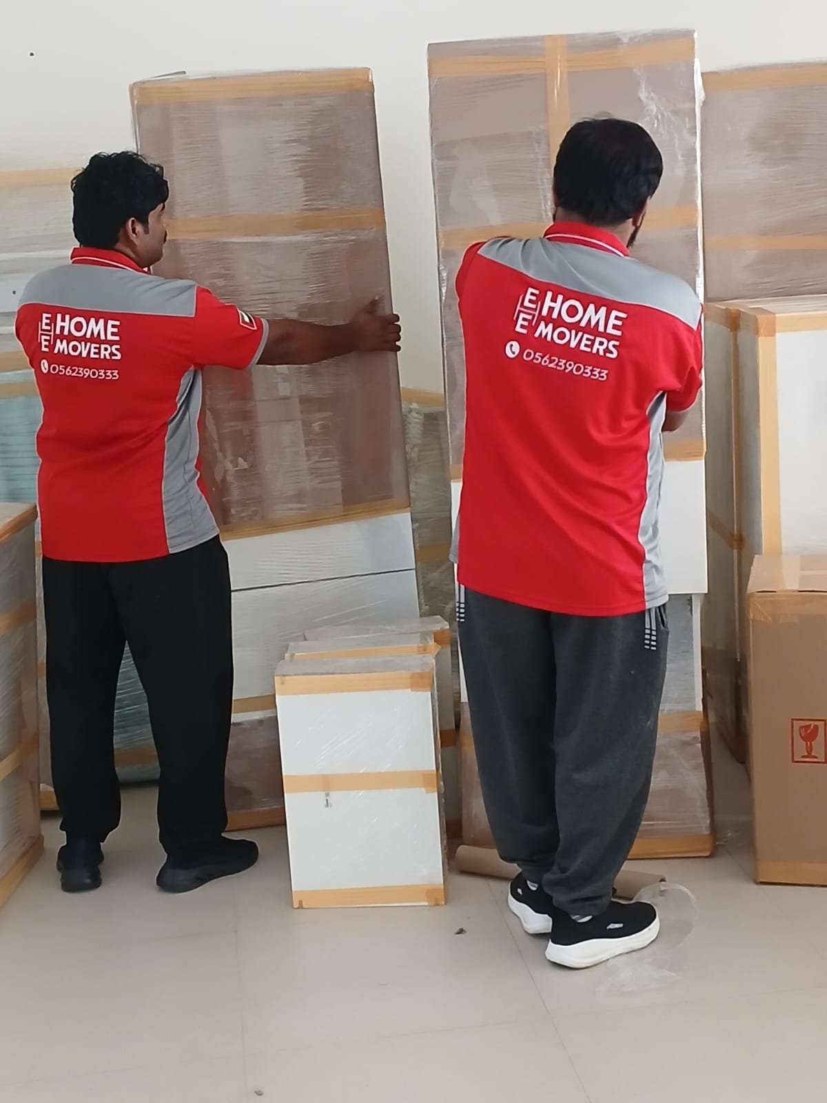 Movers and packers comparing quotes for a Dubai move